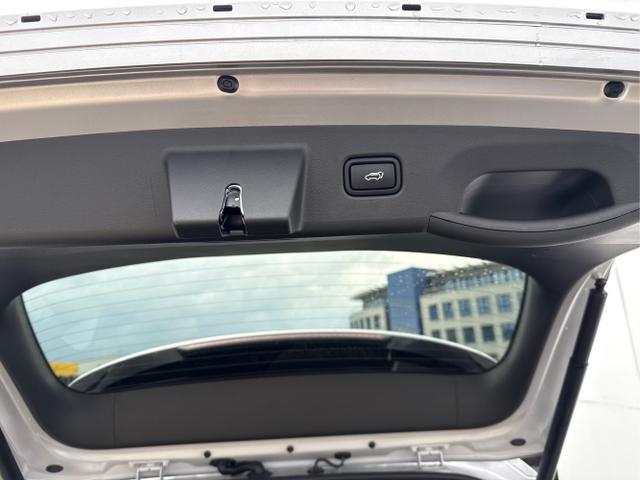 Hyundai / TUCSON FACELIFT / Weiß / / / 