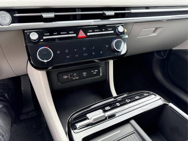 Hyundai / TUCSON FACELIFT / Weiß / / / 