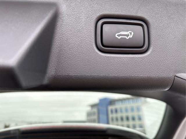 Hyundai / TUCSON FACELIFT / Weiß / / / 