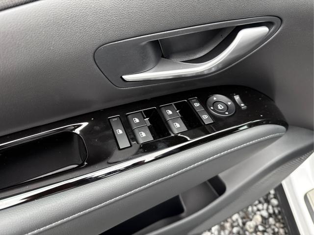Hyundai / TUCSON FACELIFT / Weiß / / / 