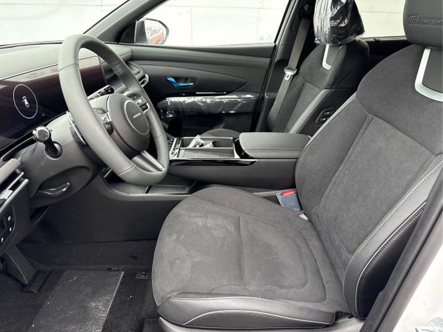 Hyundai / TUCSON FACELIFT / Weiß / / / 