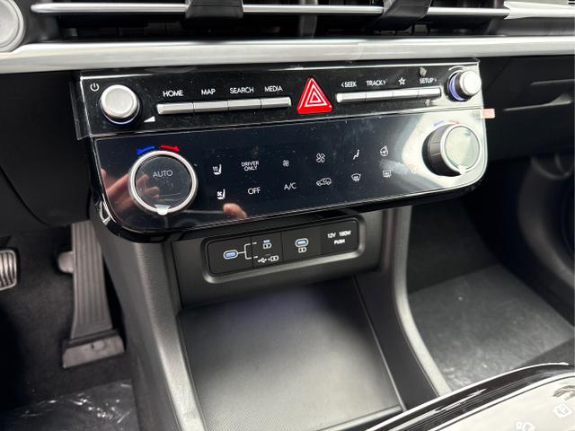 Hyundai / TUCSON FACELIFT / Weiß / / / 