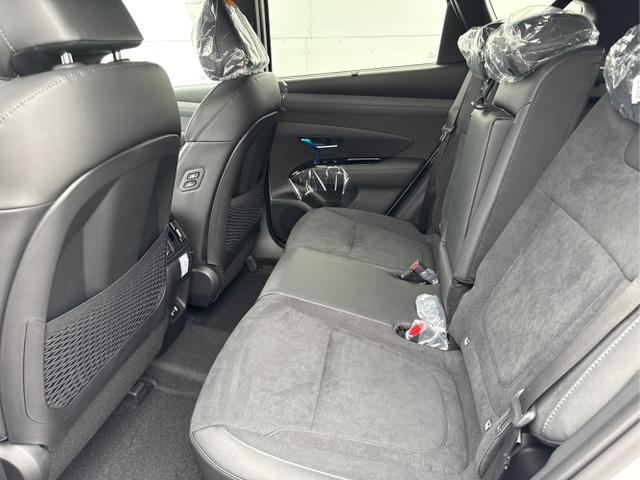 Hyundai / TUCSON FACELIFT / Weiß / / / 