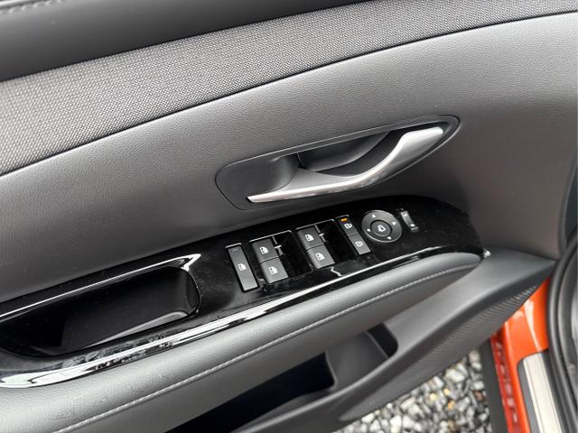 Hyundai / TUCSON FACELIFT / Weiß / / / 