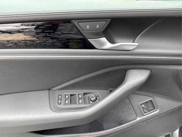Volkswagen / Passat Variant / Weiß / / / 
