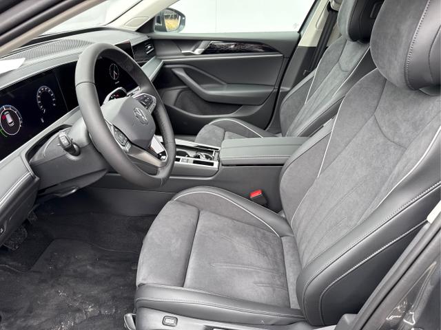 Volkswagen / Passat Variant / Weiß / / / 