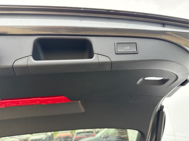 Volkswagen / Passat Variant / Weiß / / / 