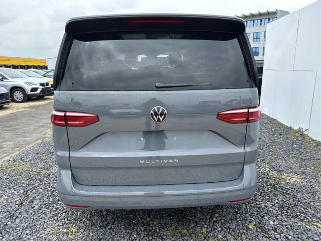 Volkswagen / Multivan / Weiß / / / 