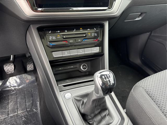 Volkswagen / Touran / Weiß / / / 