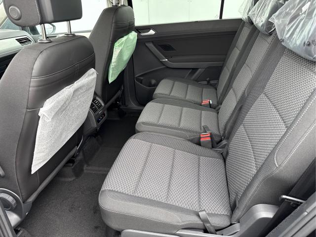 Volkswagen / Touran / Weiß / / / 