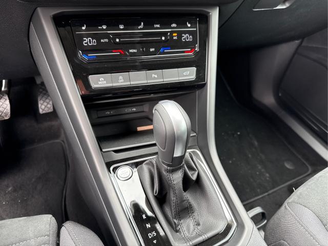 Volkswagen / Touran / Weiß / / / 