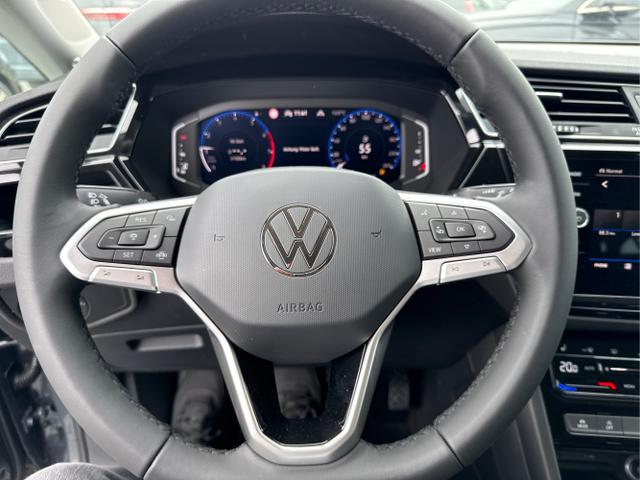 Volkswagen / Touran / Weiß / / / 