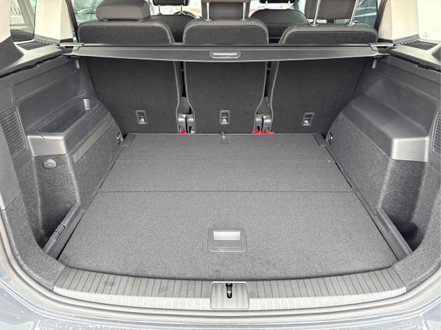 Volkswagen / Touran / Weiß / / / 