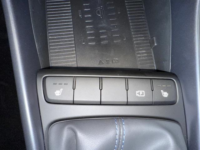 Hyundai / BAYON / Blau / / / NAVI SHZ RFK PDC KLIMAAUTOMATIK Licht/Regensensor