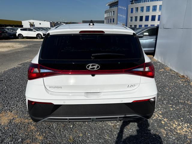 Hyundai / i20 / Weiß / / / 