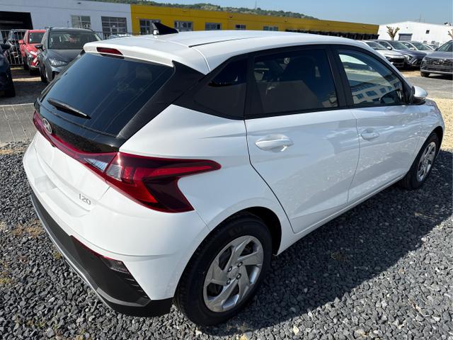 Hyundai / i20 / Weiß / / / 