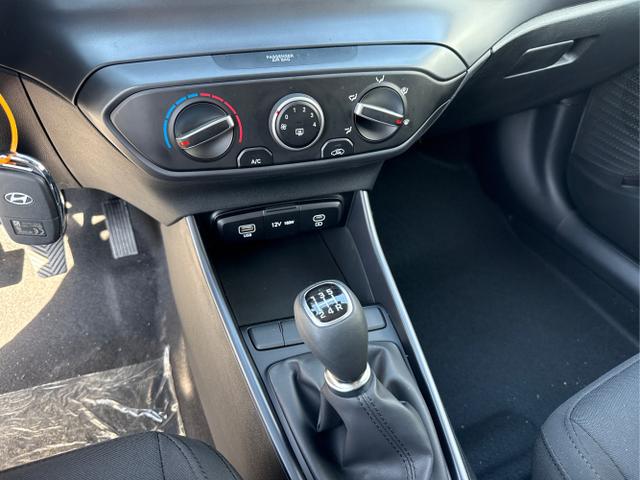 Hyundai / i20 / Weiß / / / 