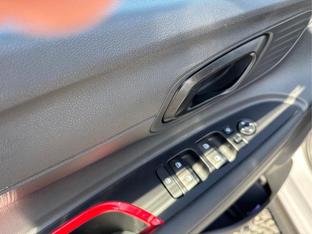 Hyundai / i20 / Weiß / / / 