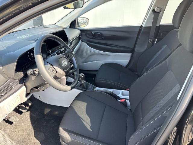 Hyundai / i20 / Weiß / / / 