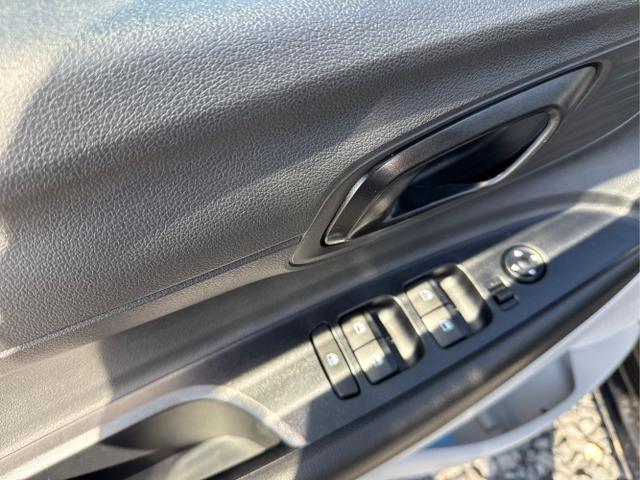 Hyundai / i20 / Weiß / / / 