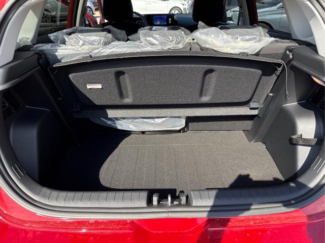 Hyundai / i20 / Weiß / / / 