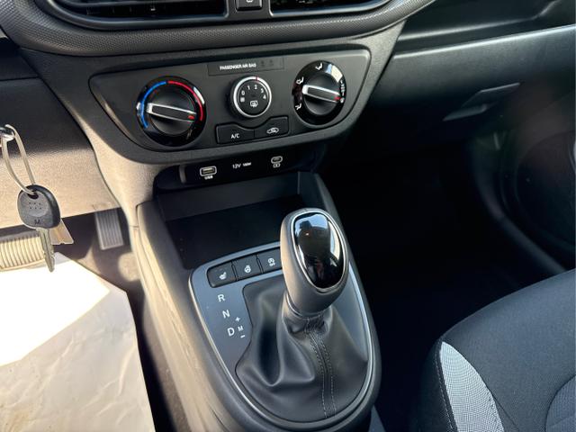 Hyundai / i10 / Weiß / / / 