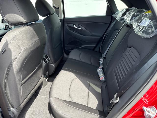 Hyundai / i30 / Weiß / / / 