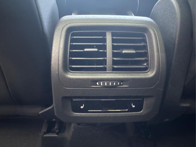 Volkswagen / Touran / / / / 