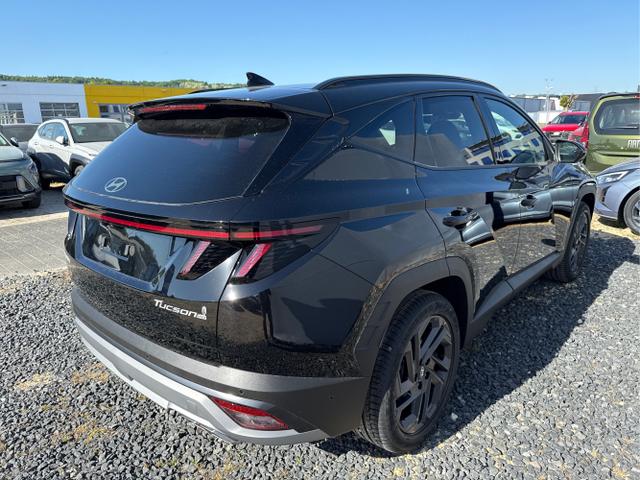 Hyundai / TUCSON FACELIFT / Weiß / / / 