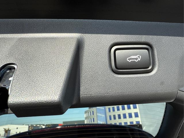 Hyundai / TUCSON FACELIFT / Weiß / / / 