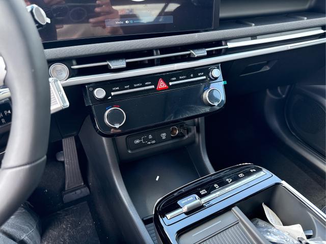 Hyundai / TUCSON FACELIFT / Weiß / / / 