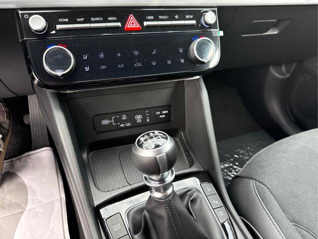Hyundai / TUCSON FACELIFT / Weiß / / / 