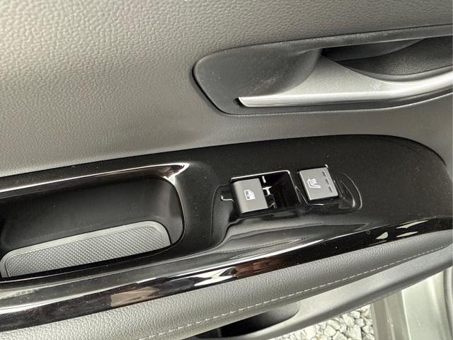 Hyundai / TUCSON FACELIFT / Weiß / / / 