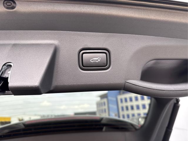 Hyundai / TUCSON FACELIFT / Weiß / / / 