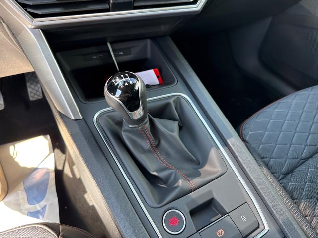 Seat / Leon / Weiß / / / 