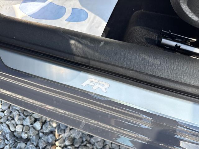 Seat / Leon / Weiß / / / 