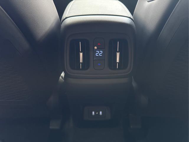 Hyundai / TUCSON FACELIFT / Shimmering Silver R2T / / / DCT 20th Anniversary ACC NAVI PANO KRELL 360 SHZ 