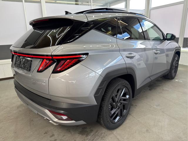 Hyundai / TUCSON FACELIFT / Shimmering Silver R2T / / / DCT 20th Anniversary ACC NAVI PANO KRELL 360 SHZ 