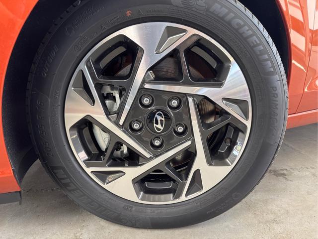 Hyundai / i30 / Orange / / / SHZ NAVI ALU LED RFK PDC