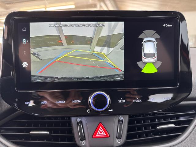 Hyundai / i30 / Orange / / / SHZ NAVI ALU LED RFK PDC