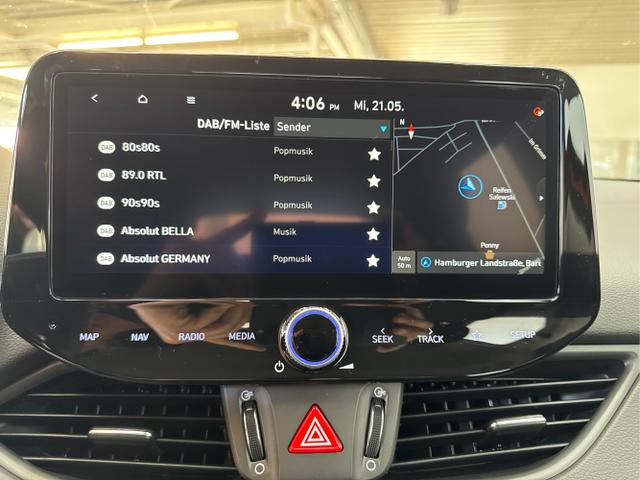 Hyundai / i30 / Orange / / / SHZ NAVI ALU LED RFK PDC