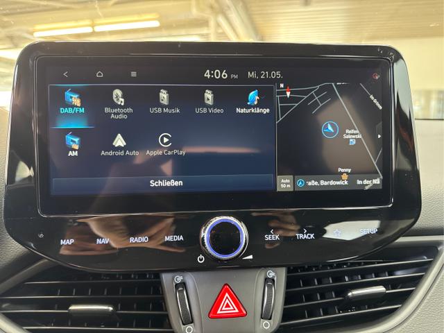Hyundai / i30 / Orange / / / SHZ NAVI ALU LED RFK PDC