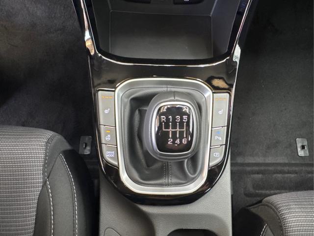 Hyundai / i30 / Orange / / / SHZ NAVI ALU LED RFK PDC