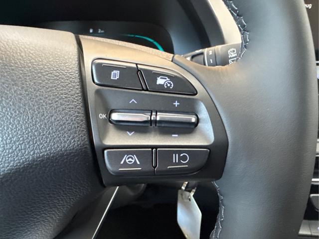 Hyundai / i30 / Orange / / / SHZ NAVI ALU LED RFK PDC