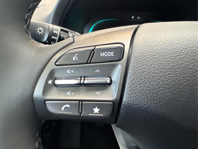 Hyundai / i30 / Orange / / / SHZ NAVI ALU LED RFK PDC