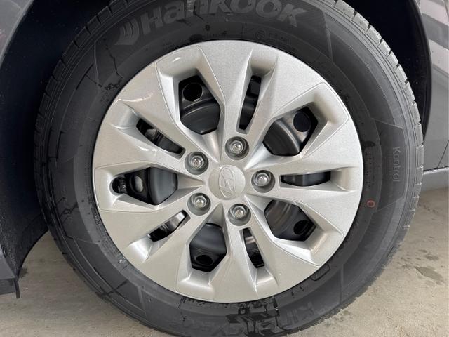 Hyundai / i30 / Grau / / / NAVI RFK LED PDC v+h
