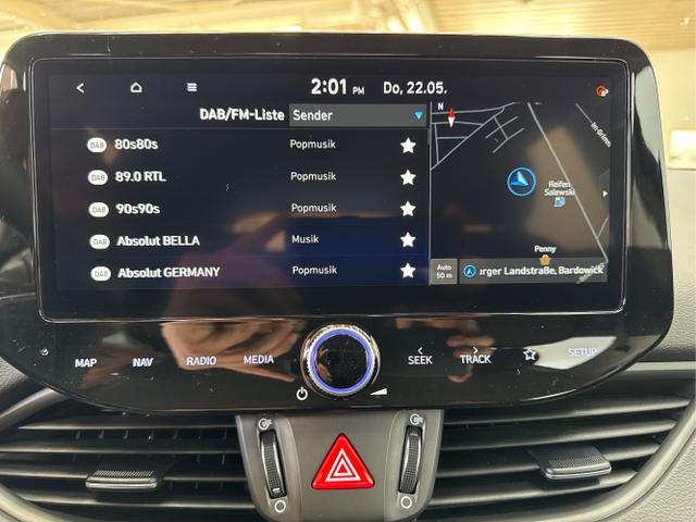 Hyundai / i30 / Grau / / / NAVI RFK LED PDC v+h