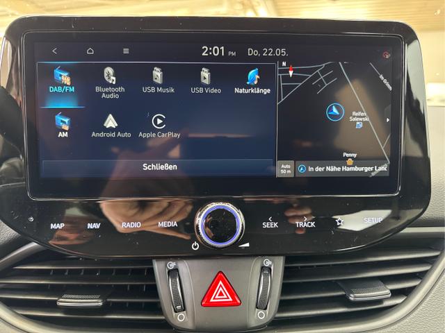 Hyundai / i30 / Grau / / / NAVI RFK LED PDC v+h