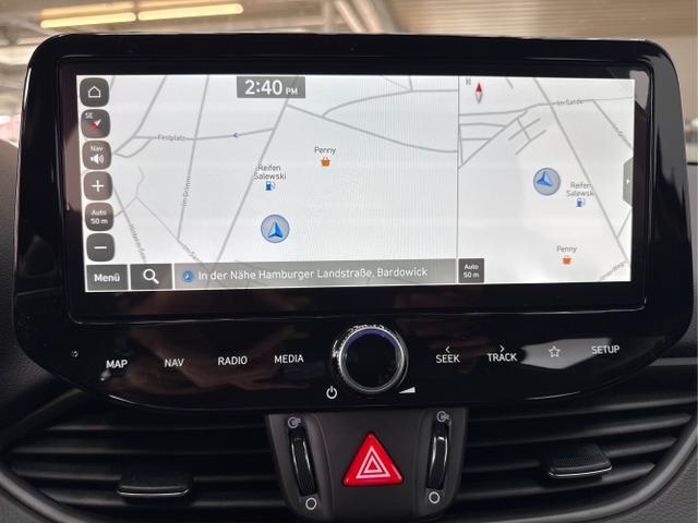 Hyundai / i30 / Orange / / / NAVI RFK LED PDC v+h