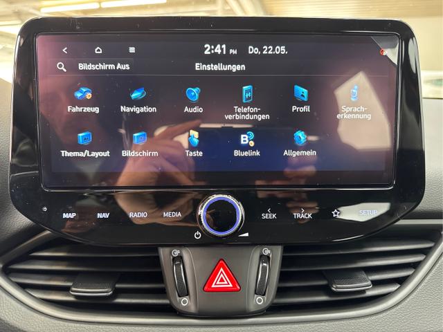 Hyundai / i30 / Orange / / / NAVI RFK LED PDC v+h